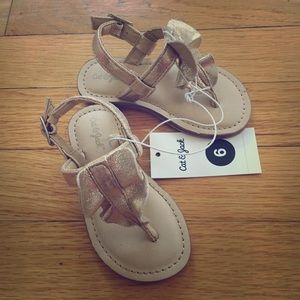 Cat & Jack Size 6 gold flutter sandals, NWT in box